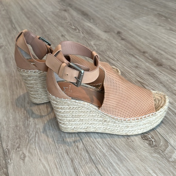 Marc Fisher wedge sandal. - Picture 2 of 4